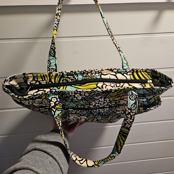 Vera Bradley retired Island Blooms tote - Picture 5 of 5